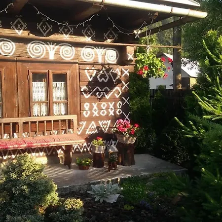 Malovana Drevenicka V Cicmanoch بيت للعطل *