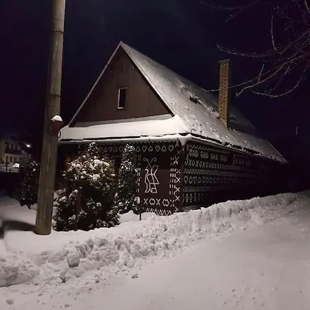 Malovana Drevenicka V Cicmanoch