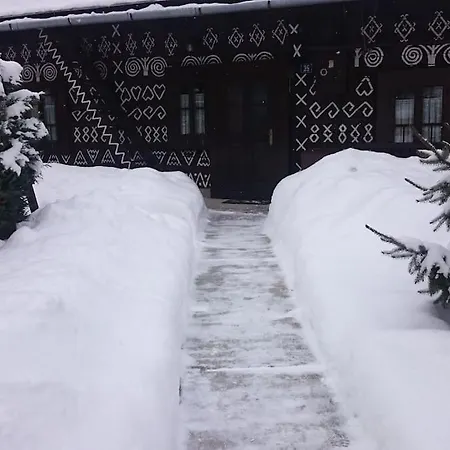 Malovana Drevenicka V Cicmanoch Feriehus *