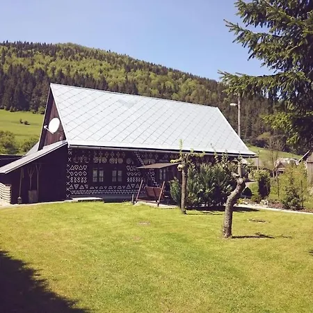 Malovana Drevenicka V Cicmanoch